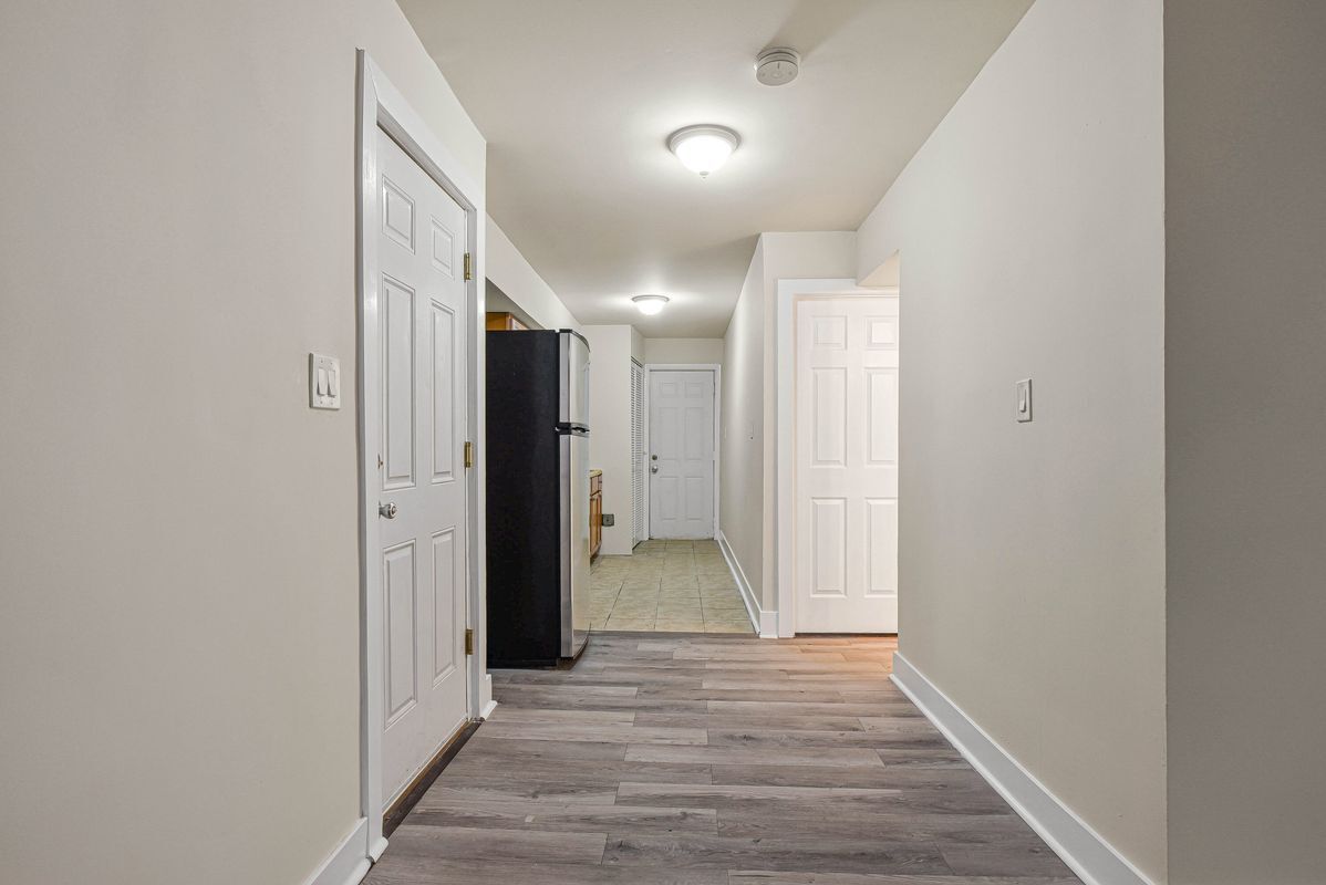 Building Photo - 3427 B St SE