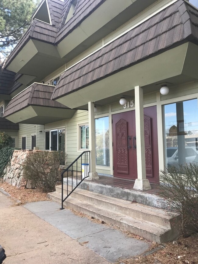 Building Photo - Top Floor South Facing One Bedroom Condo In North Boulder!  Perfect Location!