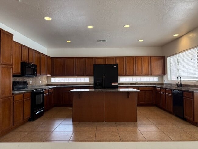 Building Photo - Flag Homes - 029