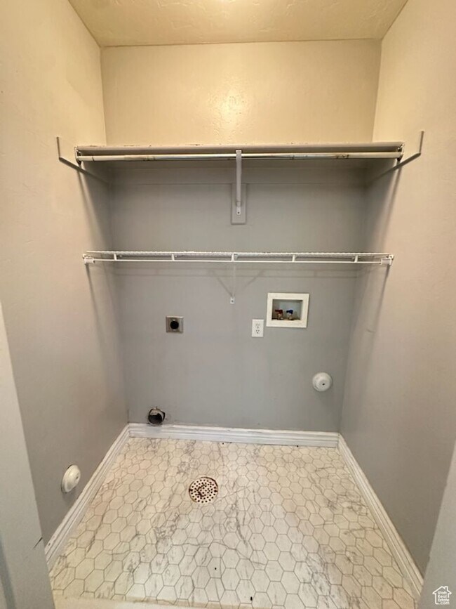 Building Photo - 574 S 2150 W