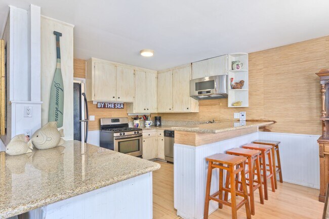 Building Photo - 1727 W Balboa Blvd