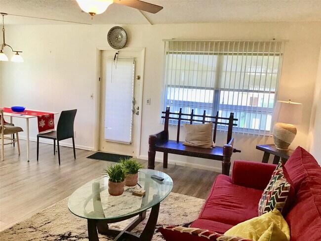 Building Photo - 438 Mansfield K