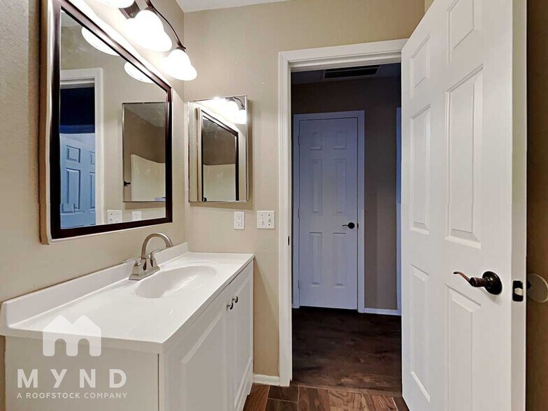 Building Photo - 11111 E Flossmoor Ave