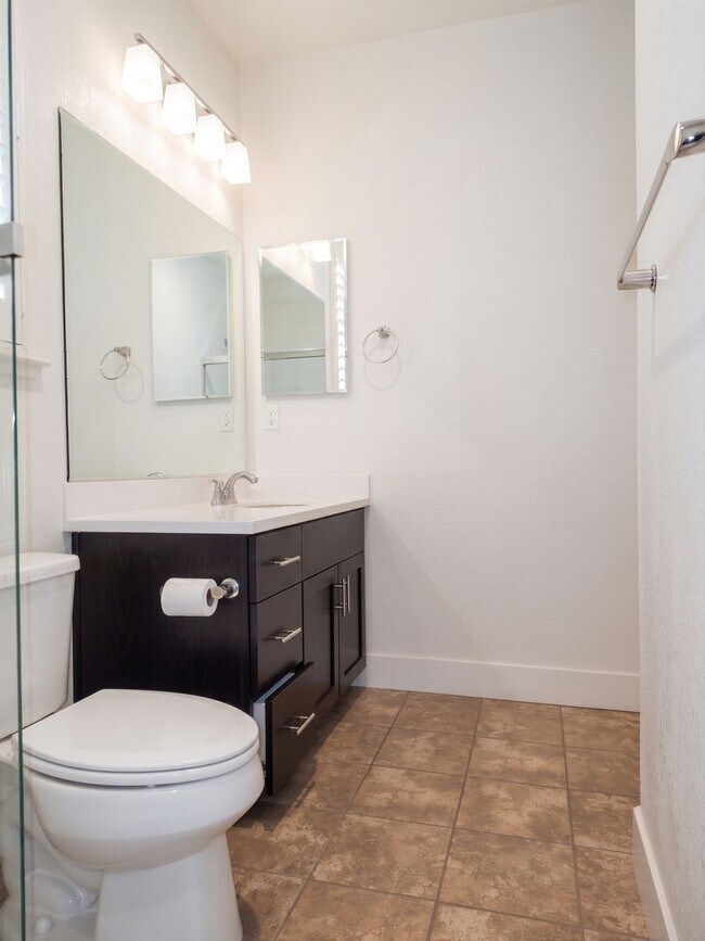 Building Photo - Spacious Alameda Landing Home with Premium Upgrades