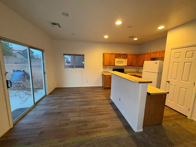 Building Photo - Fresh Paint/New Flooring all inside! Four ...