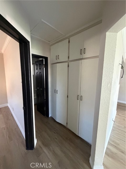 Building Photo - 814 E Erna Ave