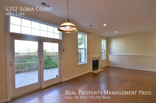 Building Photo - 4202 Sonia Ct