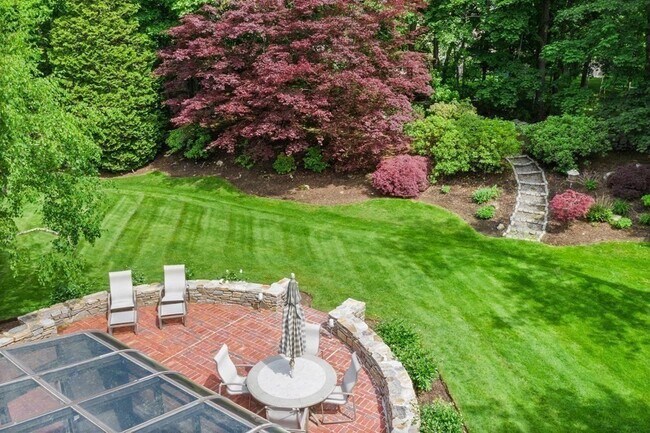 Building Photo - 32 Countryside Rd