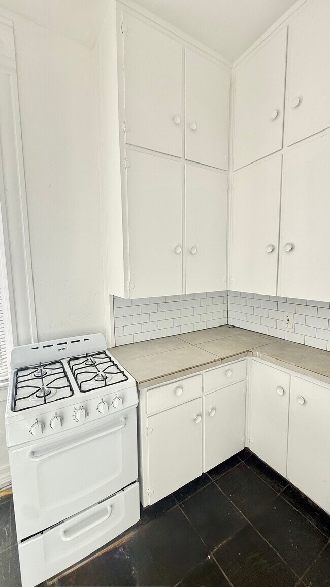 IMG_7979 - 1458 N Gaylord St