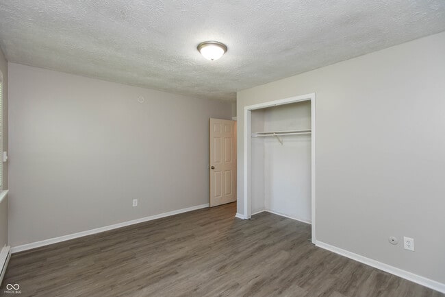 Building Photo - 9410 Meadowlark Dr