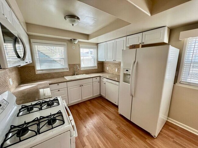 Building Photo - 2 bedroom 1 bathroom downtown Monterey apartment coming soon!