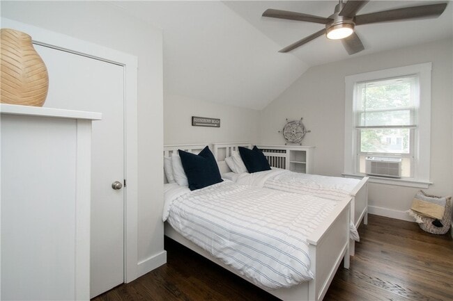 Building Photo - 33 Slocum St