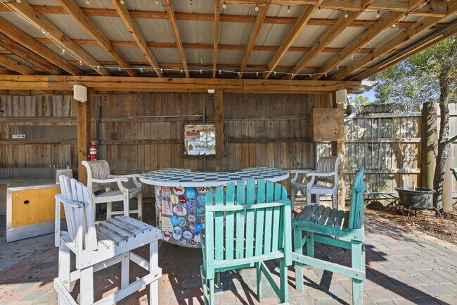 Building Photo - 215 Lee Pl