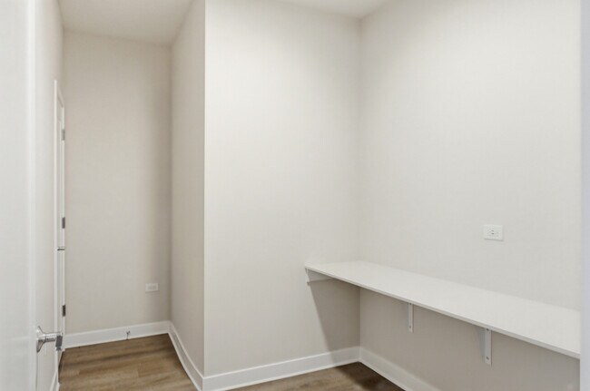 Building Photo - 250 McHenry Rd