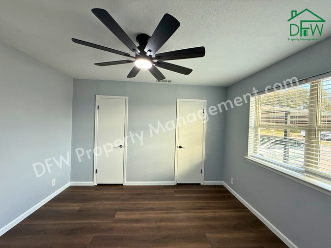 Building Photo - Beautifully Renovated 4-Bedroom Home with Large Backyard in Watauga!