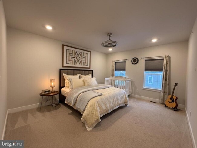 Building Photo - 16 Lochiel Ln