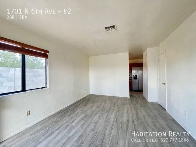 Building Photo - 2 bed/2 bath newly renovated! Easy biking,...