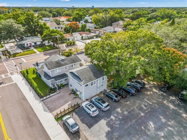 Building Photo - 2575 S Himes Ave