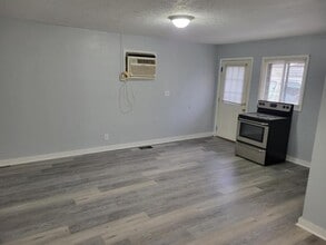 Building Photo - 3603 S Smithville Rd