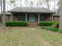 Building Photo - Magnolia Plantation Home