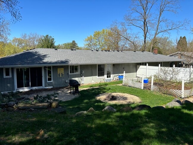 Building Photo - 2421 White Oak Trail