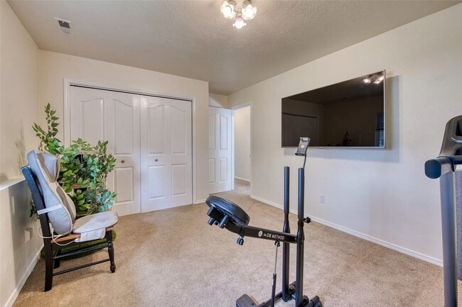 Building Photo - Spacious 4 bed/ 3 bath Hamilton Home