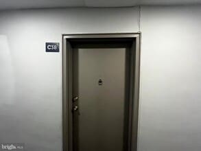 Building Photo - 91 Oak St