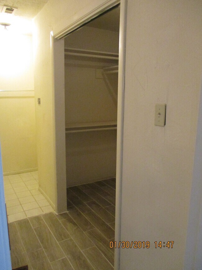 Building Photo - 10822 Lynbrook Dr