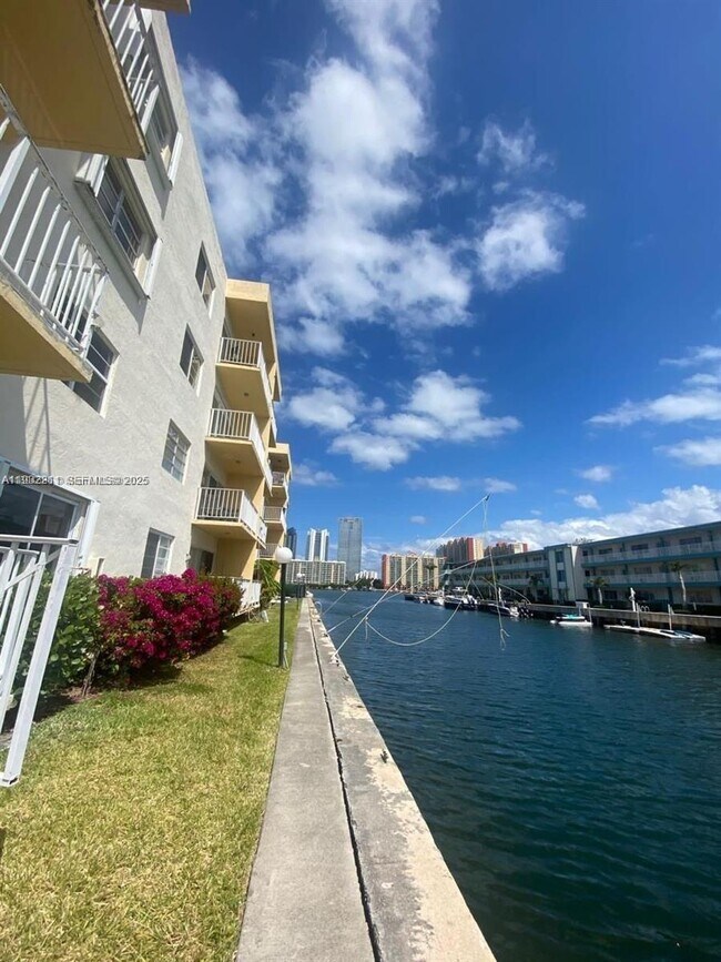 Building Photo - 3944 NE 167th St