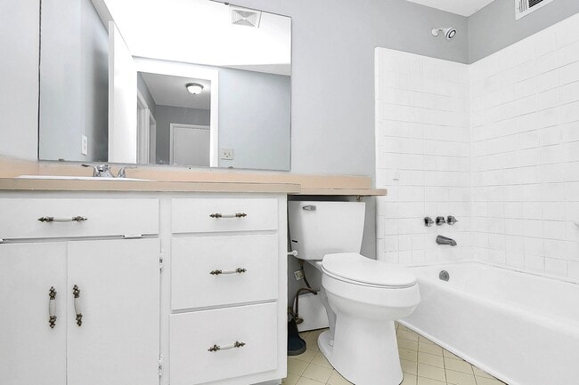 Building Photo - 9121 Troon Ln