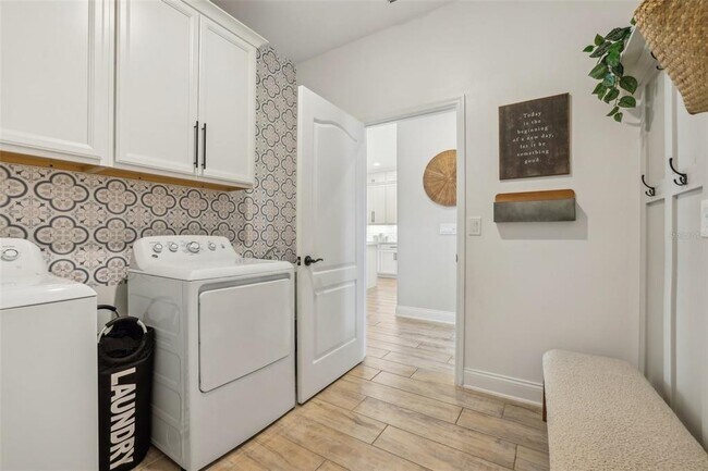 Building Photo - 17226 Hickory Wind Dr