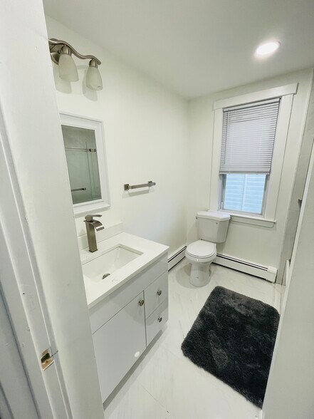 Building Photo - 11 Tibbits Ave