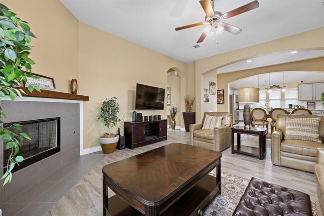 Building Photo - 163 Mount Ellen St