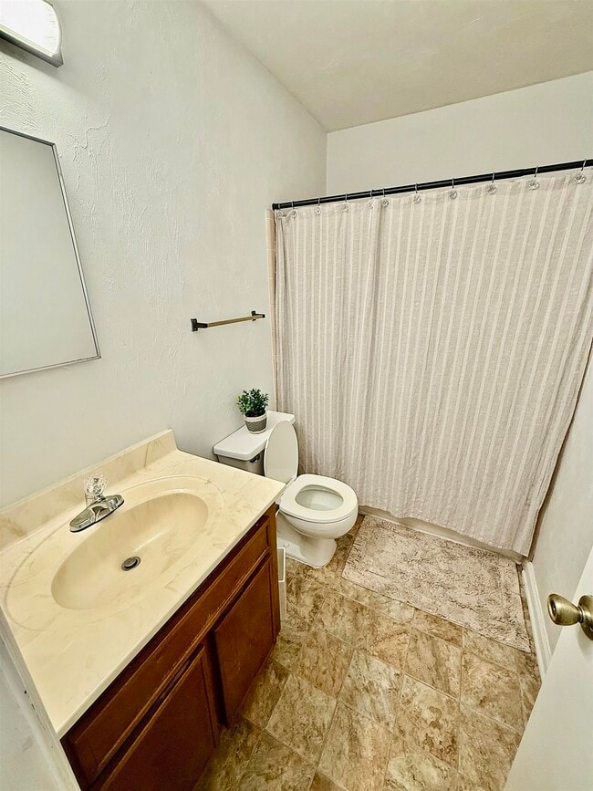 Building Photo - 424 Victory Garden Dr