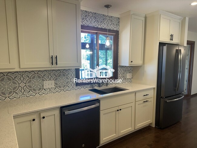 Building Photo - 1322 Meadowlark Dr