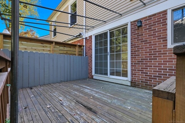 Building Photo - 1340 Kings Cove Dr E