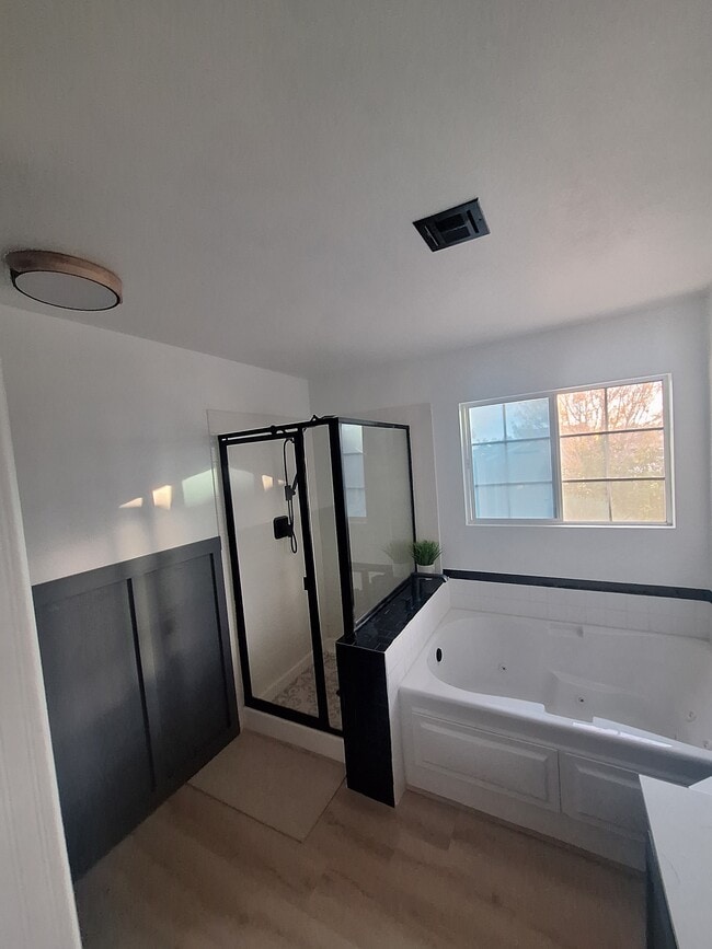 Building Photo - 7701 Donald Nelson Ave