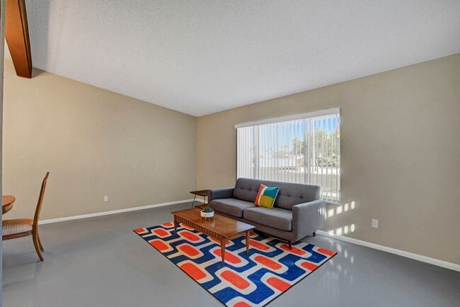 Building Photo - Fully Furnished, One Story, Near Strip, All Utilities Included with Flexible Lease Terms