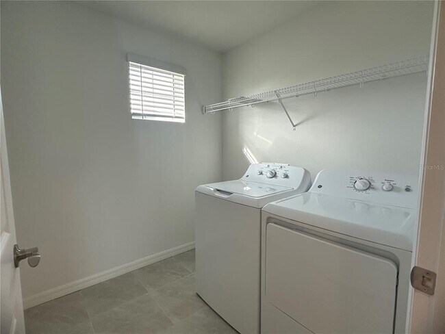 Building Photo - 1833 Cockpit Ln