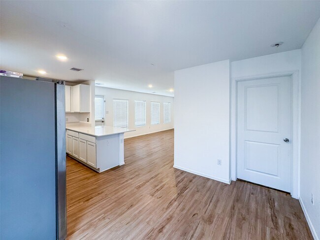 Building Photo - 26806 Jasmine Breeze Dr