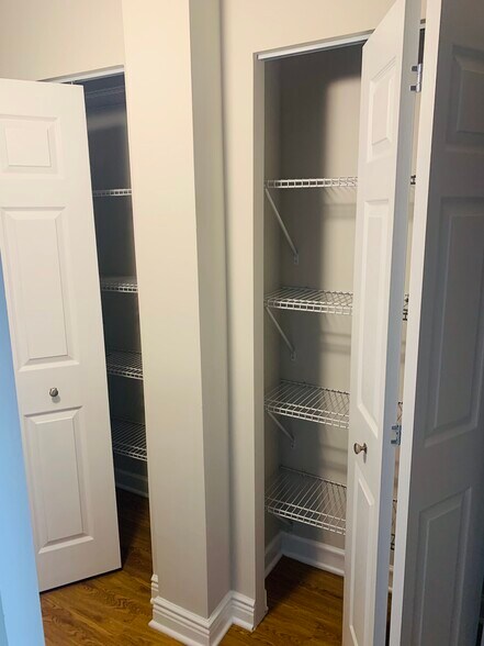 Building Photo - 35 Conger St