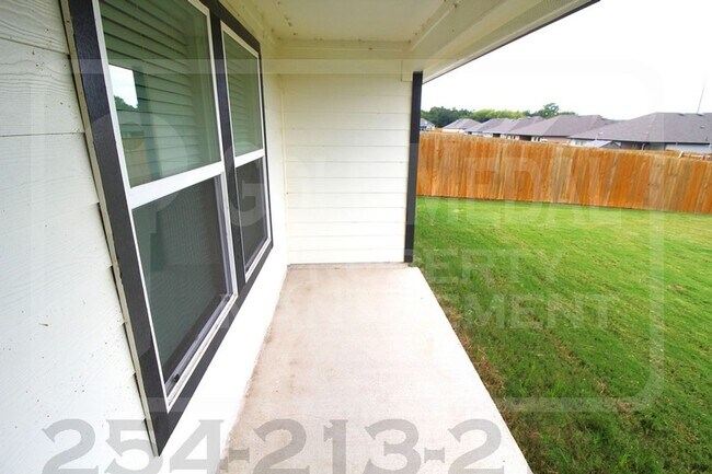 Building Photo - 1704 Cedrus Dr