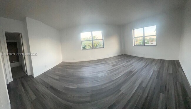 Building Photo - 1881 Middle River Dr