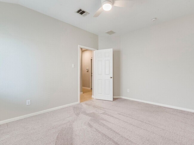 Building Photo - 141 Linden Ln