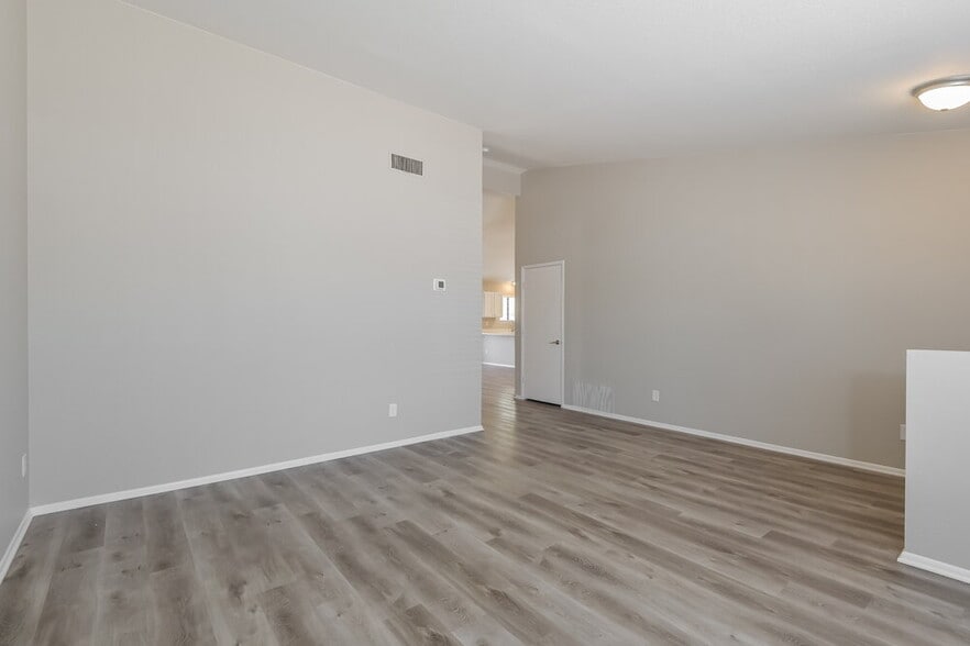 Building Photo - 9647 E Banbridge St