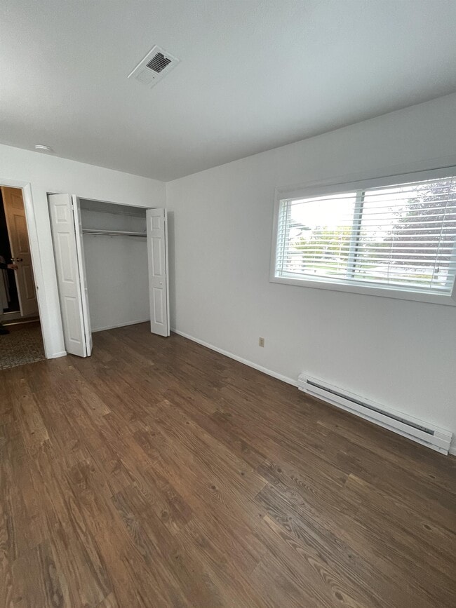 Building Photo - 385 Pheasant Pl
