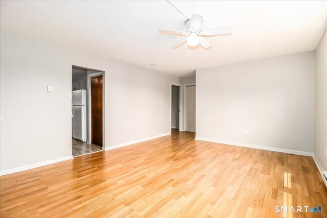 Building Photo - 96 Belair Dr