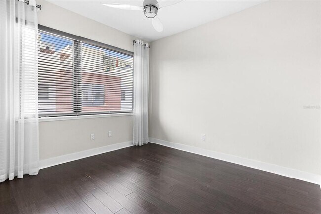 Building Photo - 818 2nd Ave N