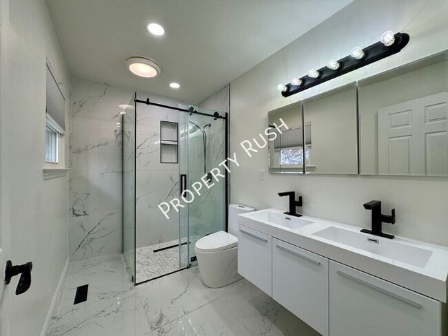 Building Photo - 7339 Brookside Dr