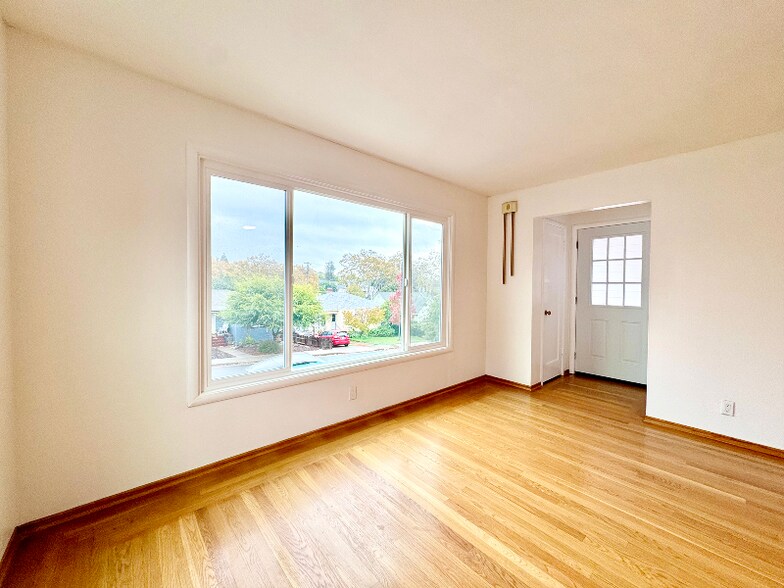 Building Photo - 153 Edgemont Ave